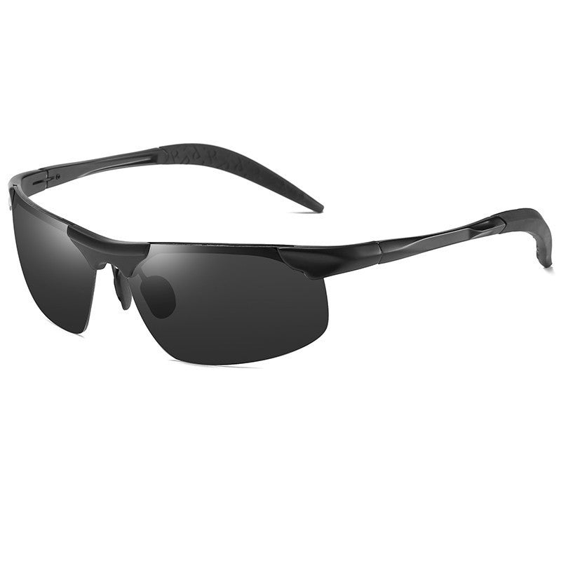 Selbsttönende Sonnenbrille mit blendfreien polarisierten Gläsern