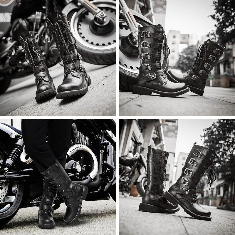 Schädel schnallt Motorradstiefel